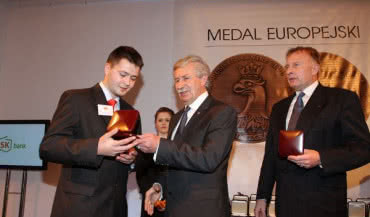 DRUTEX wyróżniony tytułem "Medal Europejski 2012"
